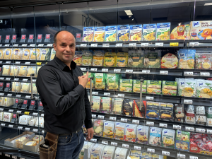 Total digital: Rewe Yade Fakhouri an der Rethelstraße