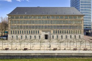 110 Jahre Behrensbau. Architektur und Geschichte