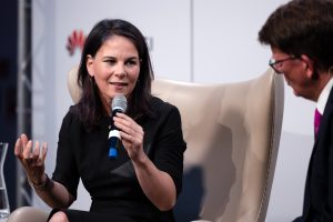 Annalena Baerbock: Sprechkanone beim Ständehaus Treff