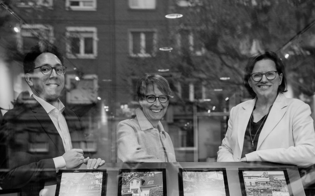 Emanuel Bay, Andrea Klötz-Befort (Assistentin der Geschäftsführung) und Dagmar Böcker-Schüttken, Böcker Immobilien