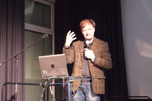 Lass dich nicht bange machen - zum Tod des Rechtsextremismusforschers Alexander Häusler